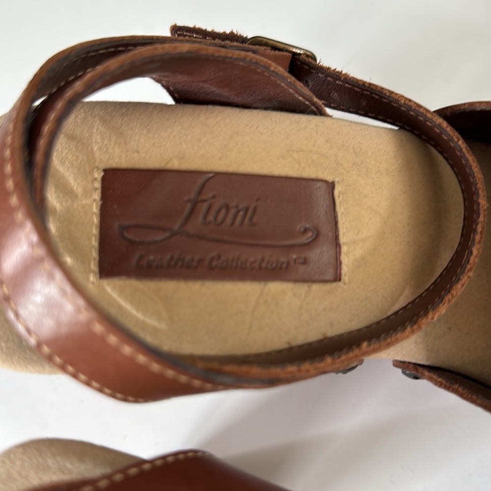 Fioni Women's Size 8.5 Tan Wood Chunky Heels Sandals  Leather Strappy Y2K - Picture 5 of 9